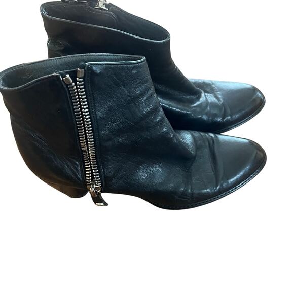 Vintage Stuart Weitzman Black Heel Leather Booties Size 9 - Picture 2 of 9